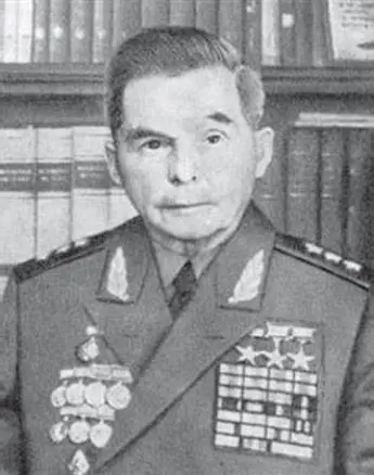 В нашей галерее лидерской славы см сверху вниз портреты таких удивительных - фото 428