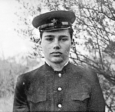 Так выглядела школьная форма советских учащихся в Берлине 1949 г Сотрудники - фото 74