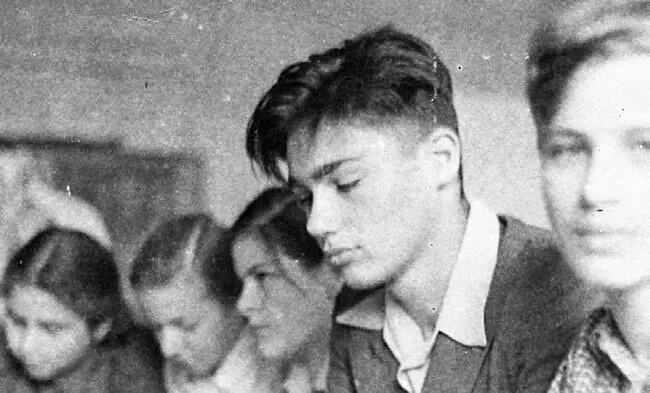 В руссконемецкой школе 1951 г Урок анатомии ведет Надежда Исидоровна - фото 80