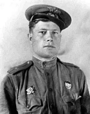Я окончил Борисоглебскую авиационную школу имени Чкалова осенью 1943 года Мой - фото 106