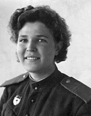 Начало войны я встретила в городе Витебске В 1940 году я окончила 10 классов - фото 128