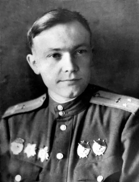 Я родился в 1922 году в Москве на СадовоКаретной Учился в 195й школе - фото 10