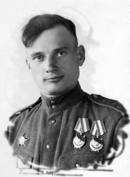 В 1938 г я окончил Бодянскую неполную среднюю школу и поступил учиться в - фото 14