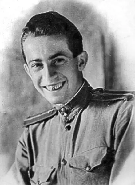 Родился я 5 марта 1921 года на Украине в пригороде Донецка в селе Авдотино - фото 27