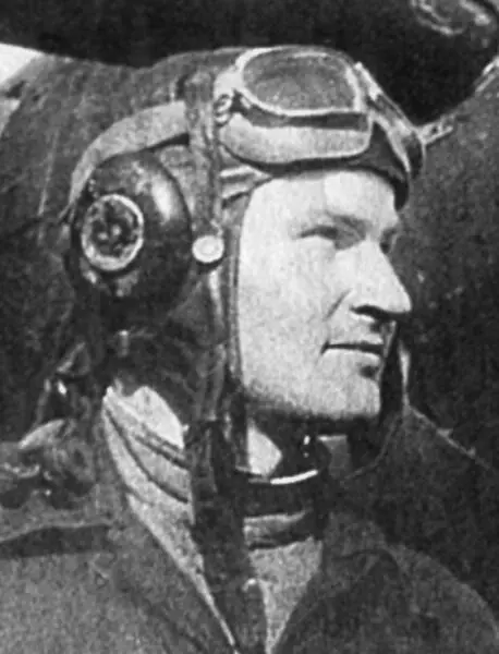 Родился 5 мая 1919 года в деревне Тимоновка Брянской области Отец до революции - фото 36