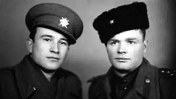 В корпусе генерала Свободы Слева Садрединов РЗ Киев осень 1943 года - фото 28
