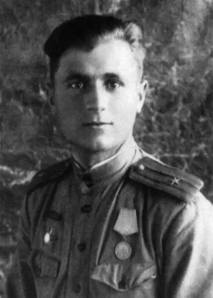 Я родился 22 февраля 1921 года в селе Незавертайловка Слободзейского района - фото 44