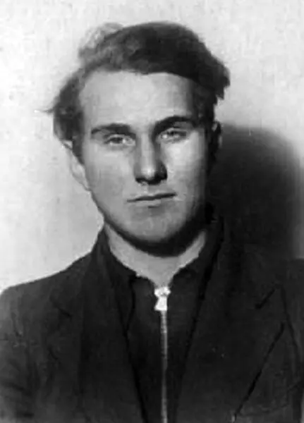 В октябре 1941го я попал в Московское ополчение Я учился в восьмом классе и - фото 55