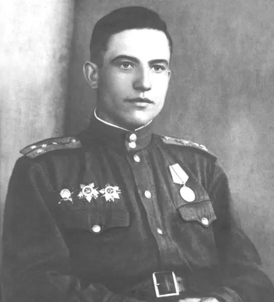 Капитан А Т Дронов Украина г Станислав ИвановоФранковск 1945 Самоходки - фото 14