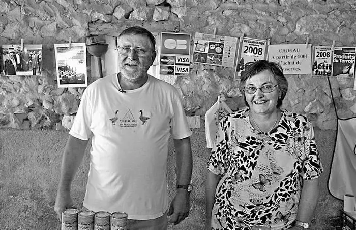 Лилиан и Жан Луи Шартруль хозяева фермы где производят фуагра из печени - фото 132
