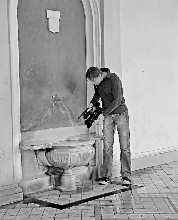 У источника воды Эвиан 11 июнь день двадцать первый С утра вертолет и - фото 220