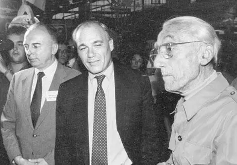С ЖакИвом Кусто на Играх доброй воли Сиэттл 1989 г В современном обществе - фото 10