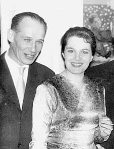 Отец с Элиной Быстрицкой 1963 г Отец на Каннском кинофестивале с Сергеем - фото 29