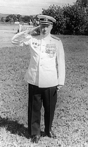 О своем отце я подробно писал в одной из предыдущих глав Все военные годы он - фото 41