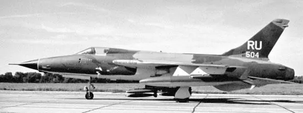 Истребительбомбардировщик F105D Работа над улучшением боевого самолёта - фото 162