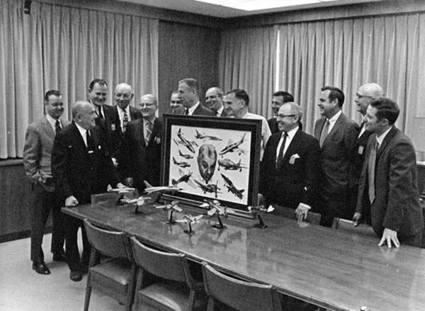 Поздравление Картвели с юбилеем второй слева 1 марта 1971 года его штурмовику - фото 166