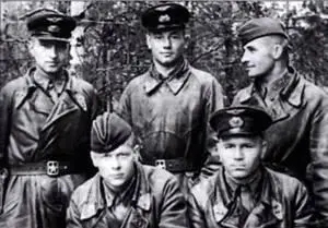 Осень 1941 г Люберцы Летчики 16го ИАП слева направо сидят лт Н - фото 51