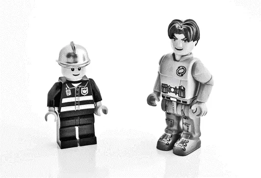Минифигурка Джека Стоуна справа и классическая минифигурка LEGO В отличие - фото 16