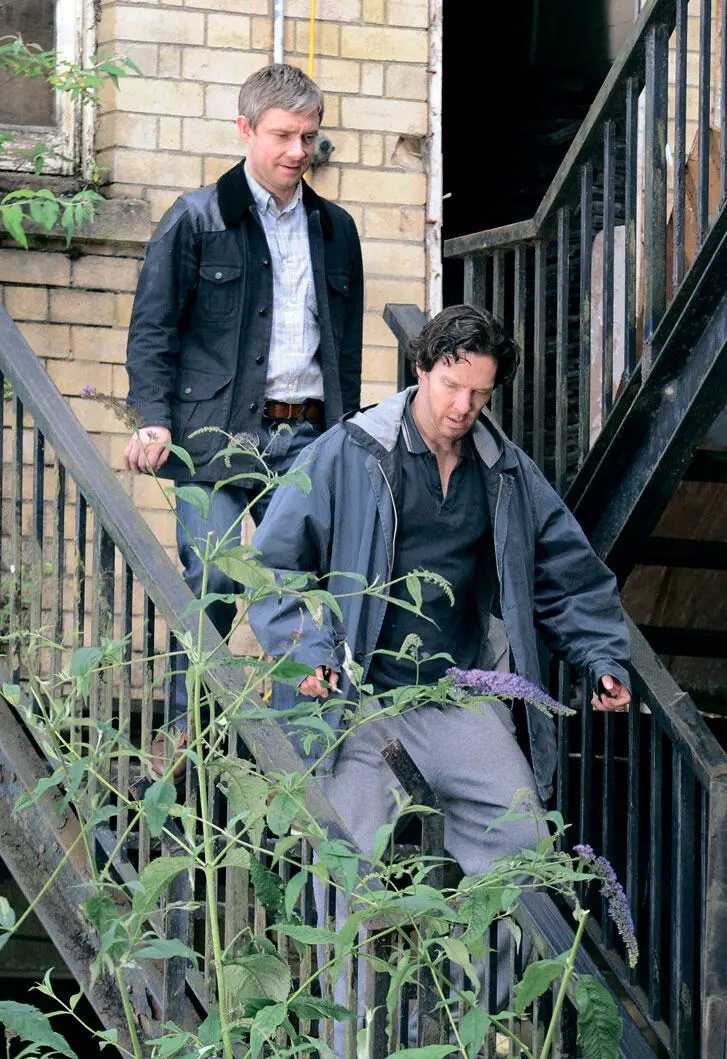 На съемках третьего сезона Шерлока с Мартином Фриманом Кадр из минисериала - фото 25
