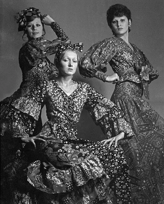 Любимая модель Вячеслава Зайцева с коллегами 1970е Мое дембельское - фото 57