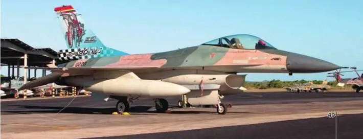 F16 Тем временем в рядах мятежников произошел раскол Командующий ВВС отдал - фото 115