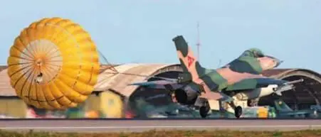 F16 В США в 19601970 гг закупили сверхзвуковые истребителибомбардировщики - фото 117