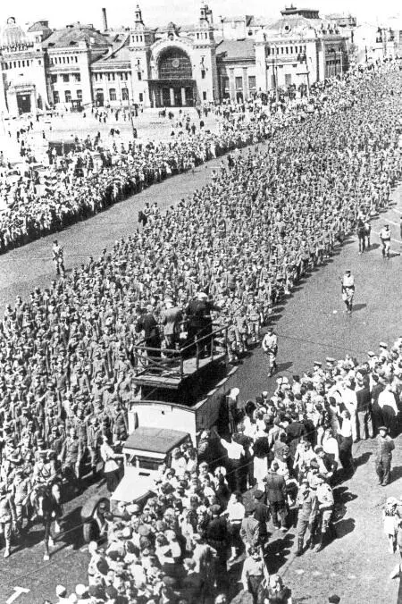 Марш военнопленных немцев в Москве 1944 год Вспоминает Геннадий Головин - фото 17