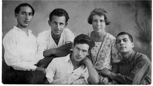 Эривань 27 августа 1929 года Слева направо наверху Борис Шальман - фото 51