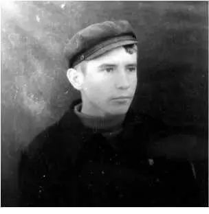 Михаил Тищенко 10 класс 1955 г Помню 1943 год когда немцы отступали а - фото 61