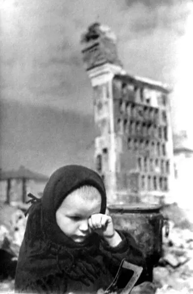 На военных дорогах Смоленщины 1941 г АвторНаум Грановский ТАСС Дети во - фото 169