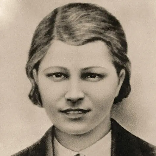 Любовь Григорьевна Шевцова родилась 8 сентября 1924 года в поселке Изварино - фото 100