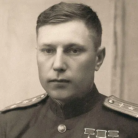 Александр Иванович Покрышкин родился 6 19 марта 1913 года в городе - фото 141