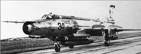Су17М2 из 806го АПИБ Под крылом станция РЭБ СПС141 Су22М2 из 112й АЭ - фото 36