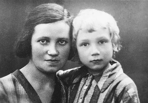 Р З МаркусФедотова с сыном Виньетка к географическому альбому Л - фото 2