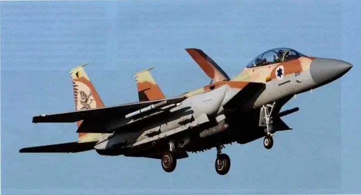 Помимо многофункциональных двухместных истребителей F15I ВВС Израиля - фото 78