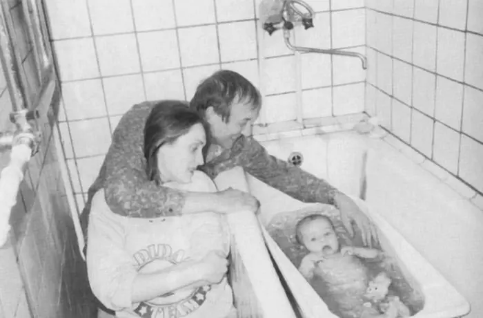 Наш с Машей первенец Женя 1989 г С сыновьями Женей и Митей НьюЙорк 1993 - фото 51