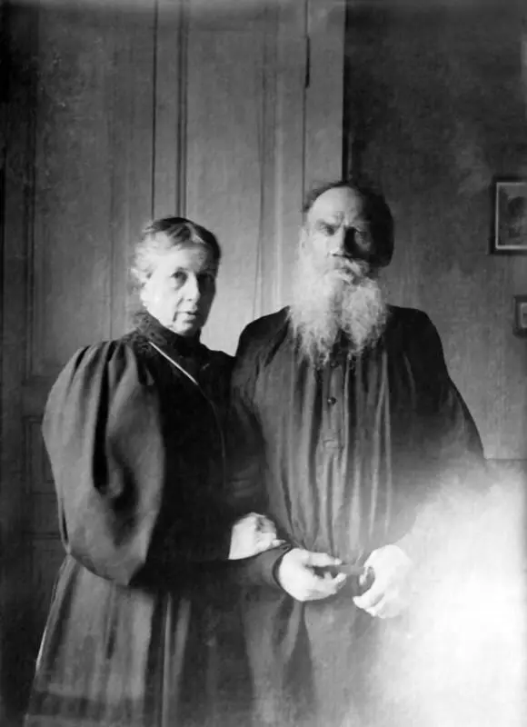 Софья Андреевна и Лев Николаевич Толстые после смерти Ванечки 1895 год Лев - фото 27