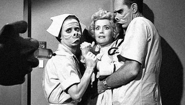 Кадр из Eye of the Beholder 1960 Дело в том что Буллок при всей своей - фото 30