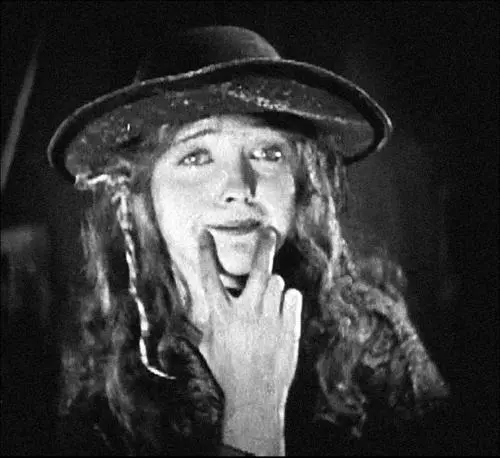 Лилиан Гиш в фильме Broken Blossoms 1919 2 Литература полна всякого - фото 33