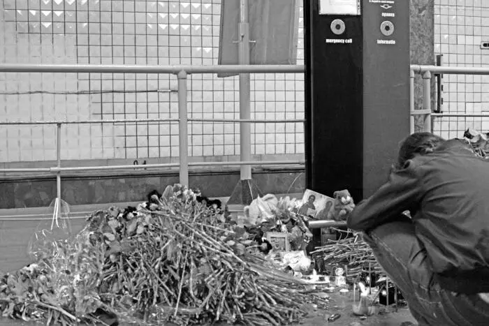 Получается что взрывы устроить до ужаса просто и стоит копейки В Америке и - фото 8