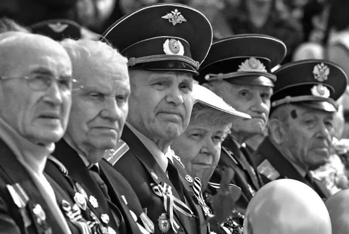 И кто бы сейчас ни пытался пересмотреть результаты Великой Отечественной войны - фото 53