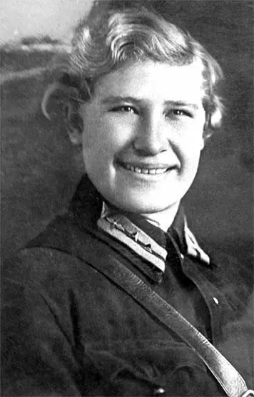 Клава Нечаева 1941 или 1942 г не позже сентября Из коллекции Музея боевой - фото 21