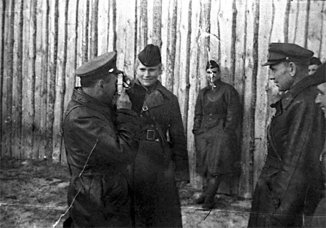 Летчица 586го истребительного авиаполка Клавдия Блинова в мужском полку - фото 22