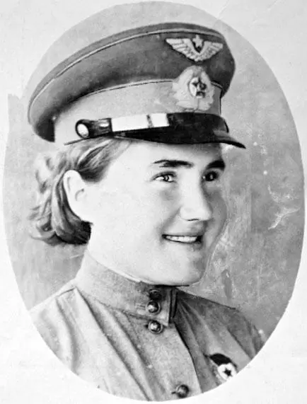 Ольга Голубева Не позже начала 1943 г Из личного архива О Т - фото 36