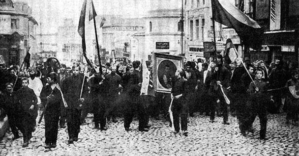 Не получается громить немцев на фронте будем громить в тылу Конечно Ш - фото 147