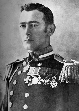 Это капитан Френсис Кроми британский подводник Вылитый Грегори Пек правда - фото 196