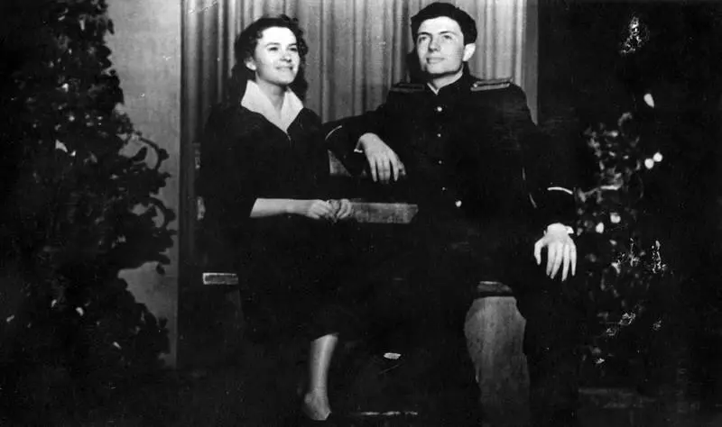 Этюд Офицер флота Бероев и я Я помню как однажды выстирала и повесила своё - фото 17
