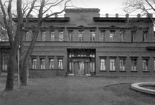 Ближняя дача Сталина Сюда он переехал после смерти жены в 1930е гг и здесь - фото 16