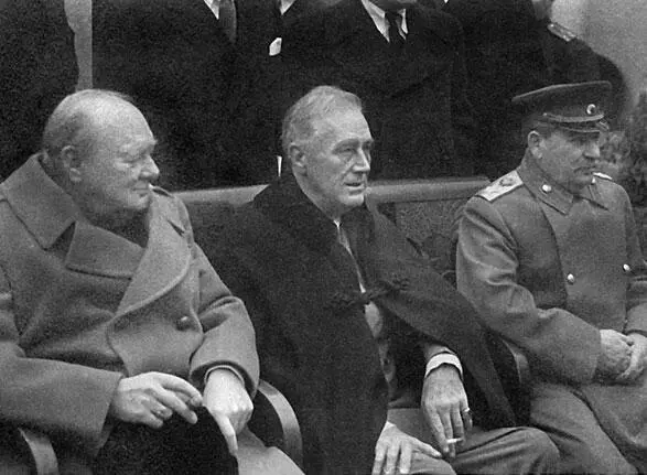 Союзники Сталин Рузвельт Черчилль на конференции в Крыму Февраль 1945 г - фото 25