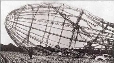 Дирижабль L33 сбросивший на Лондон около 3 т бомб Подбит 24 сентября 1916 г - фото 112